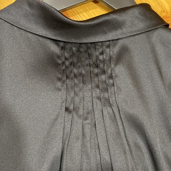 **NWT ** Silk Blouse With Tie-Neck 3/4 Sleeves - Picture 14 of 16